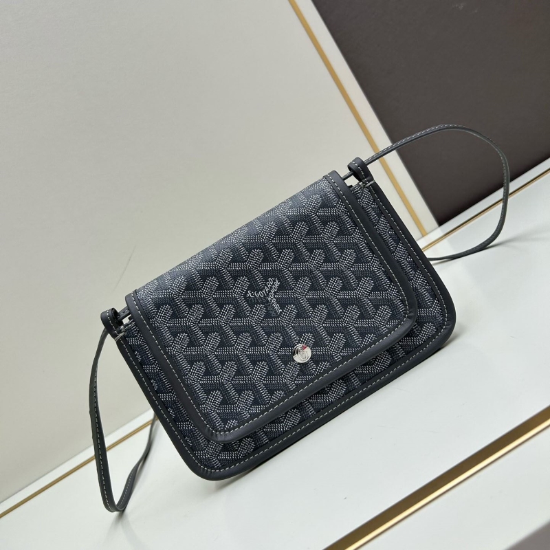 Go*ard clutch bags